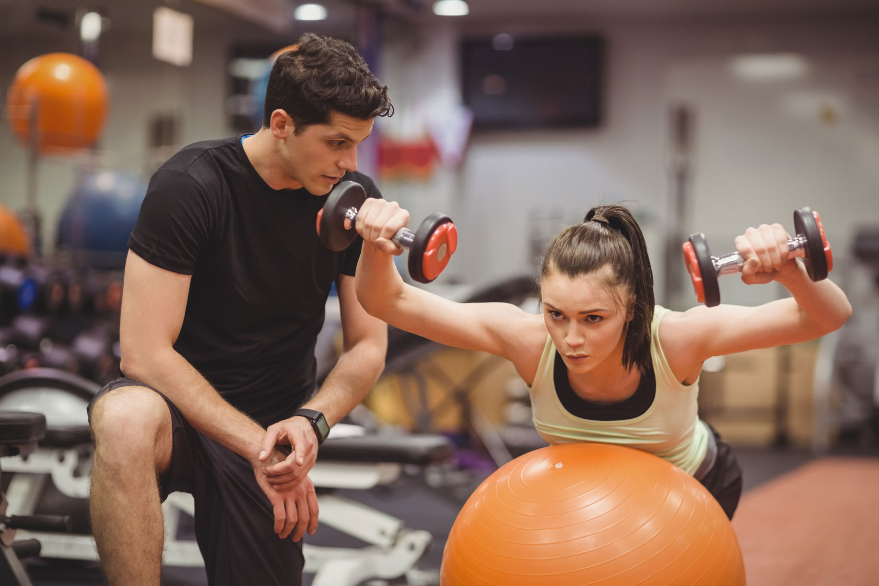 Descubra a importância do personal trainer no treino de musculação